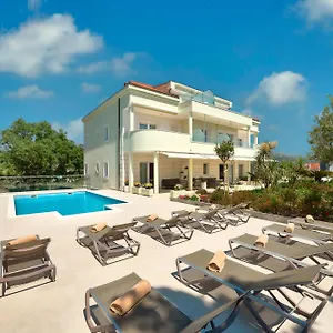5* Nocleg ze śniadaniem Luxury Klara