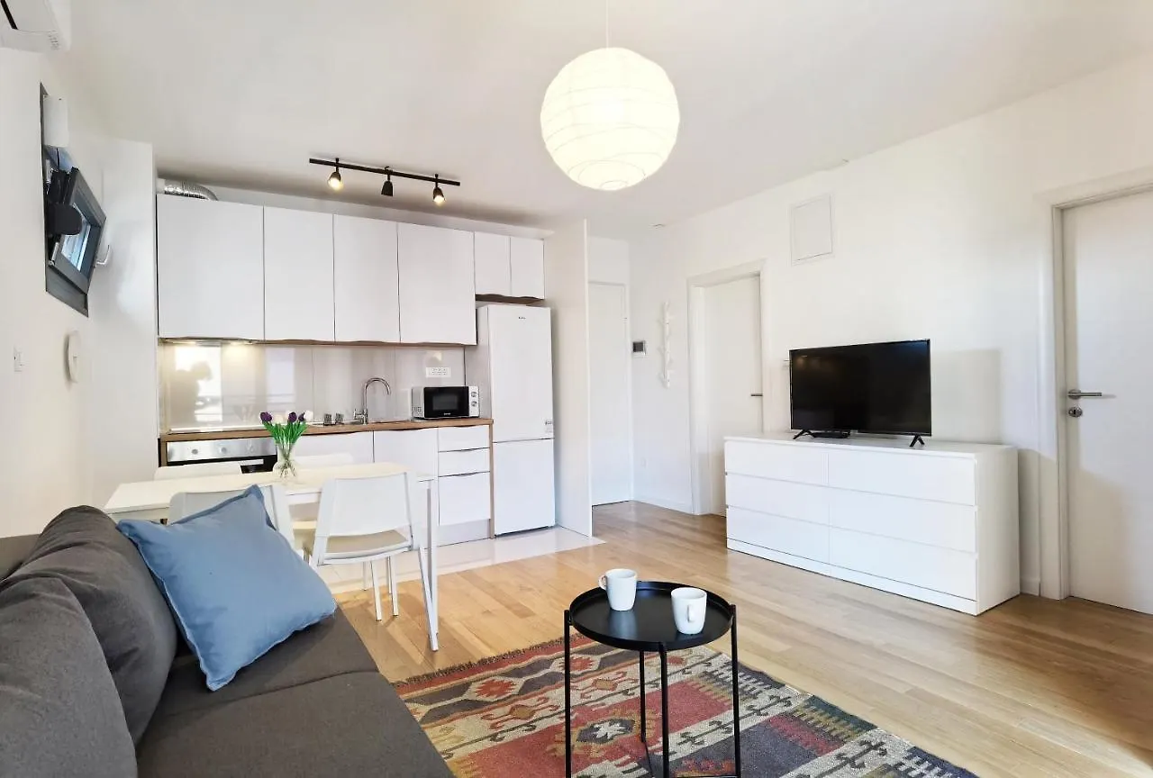 Grandpa'S Tree - Private Garage Apartment Split
